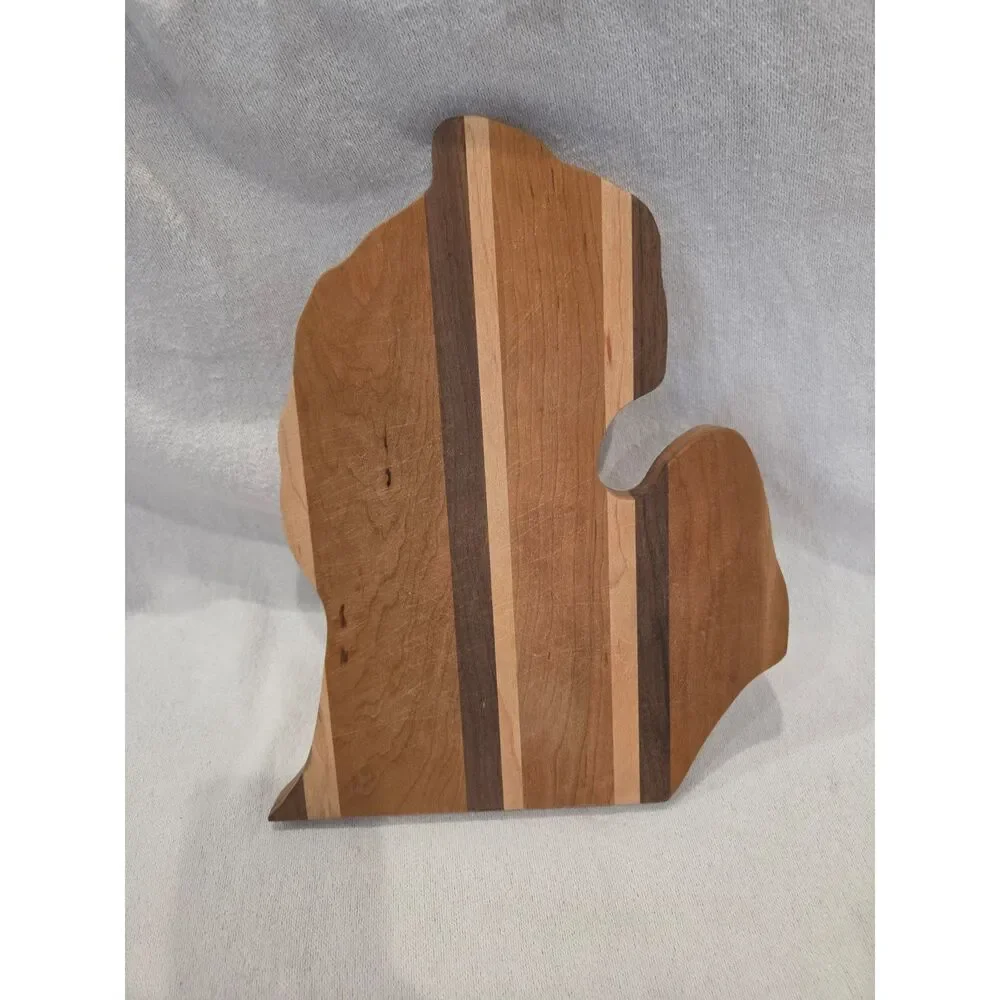 Cento Anni Elements Michigan Shaped Hardwood Cutting Board Serving Tray Ev Logo